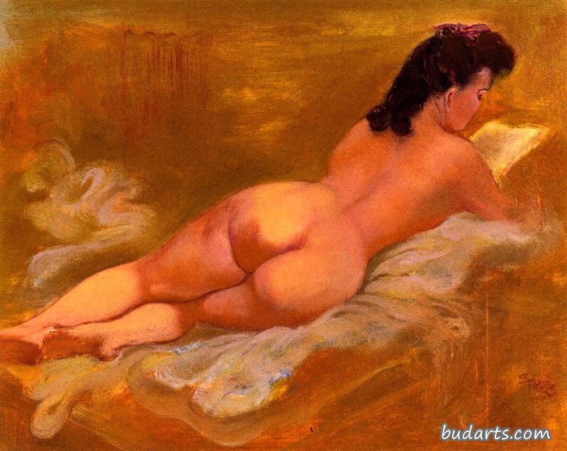 裸体躺着看书