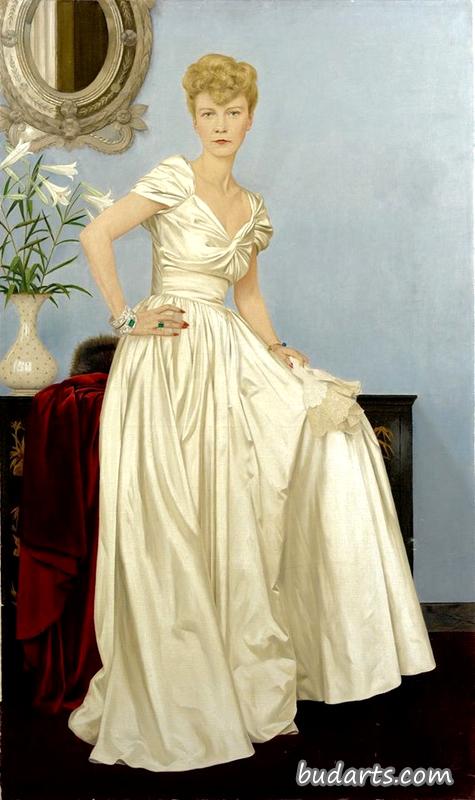 Madame la Duchesse de Brissac en robe Christian Dior
