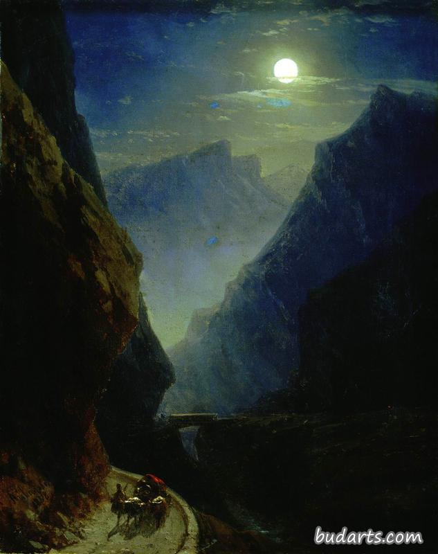 月光下的达里亚拉峡谷