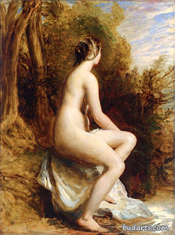裸体坐在森林景观中