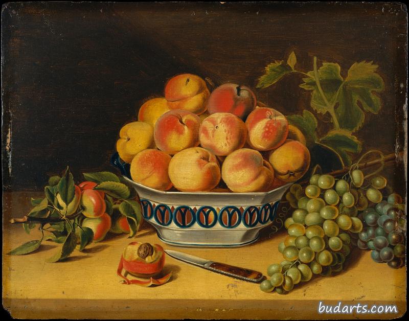 静物画：桃子和葡萄