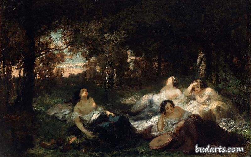 在森林空地上休息的年轻妇女