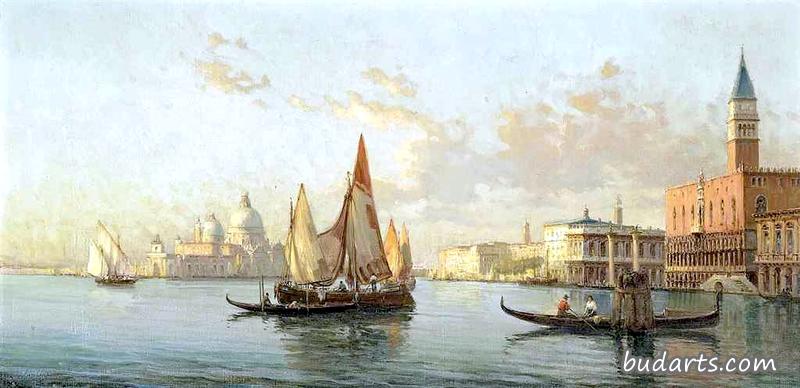 威尼斯大运河入口处总督宫殿前的船只