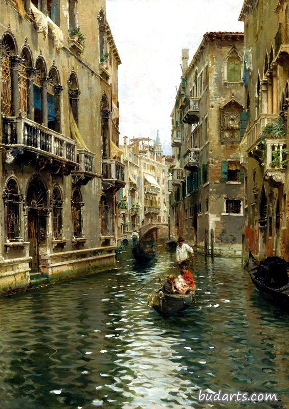 一家人在威尼斯运河上郊游