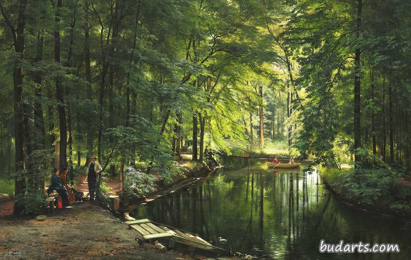 春天树林里的小溪，两个女人在划船