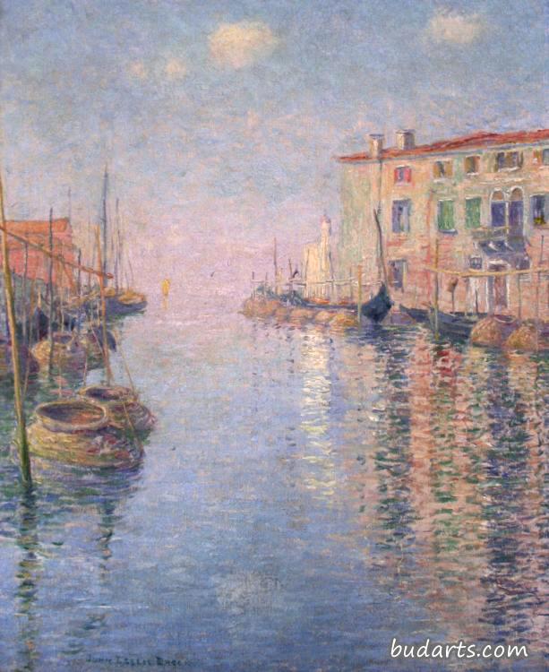 威尼斯，带鱼篮的Guidecca运河