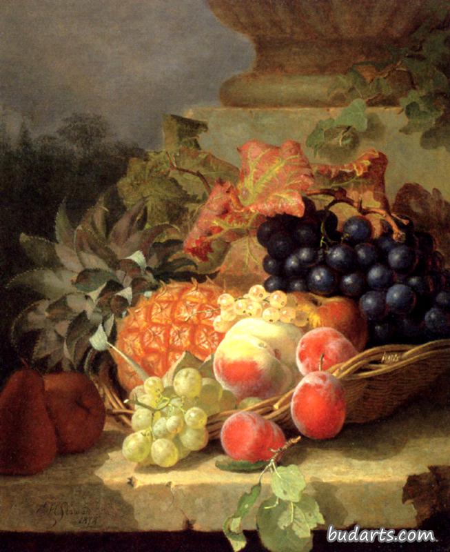 篮子里的桃子、葡萄和菠萝，放在石壁上