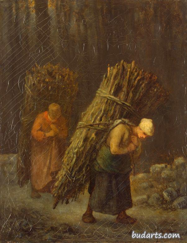 采伐木材的农妇