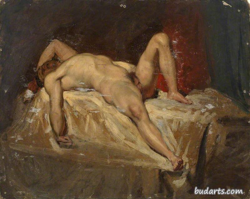男性裸体躺下，左膝抬高