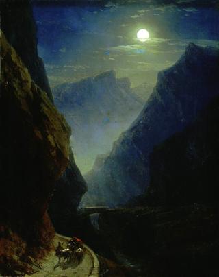 月光下的达里亚拉峡谷