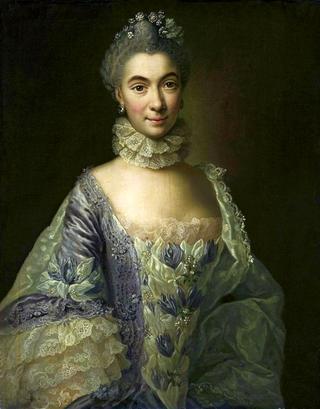 一位身着淡紫色连衣裙的女士的肖像