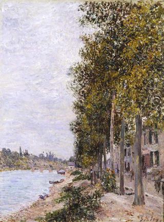 Road along the Seine at Saint Mammes