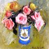 蓝色花瓶里插着粉红玫瑰的静物画
