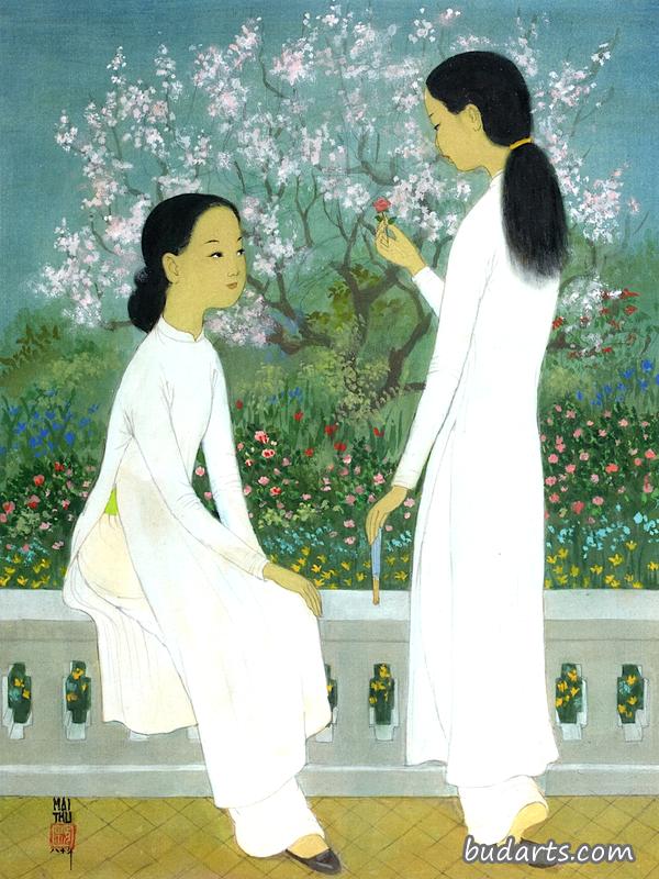两个女孩在栏杆上