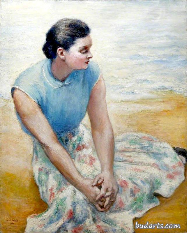 海滩上穿着蓝色花裙子的女士的画像