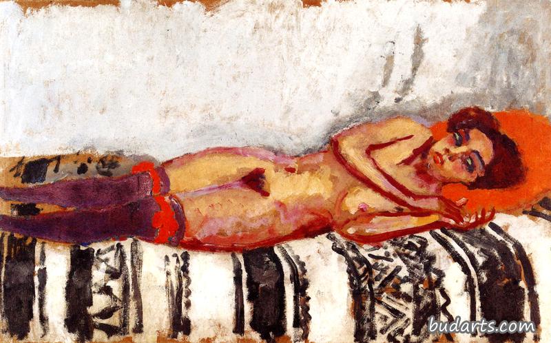 艾莎伸了个懒腰