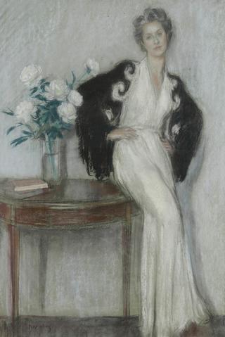 Femme appuyée à un guéridon au bouquet
