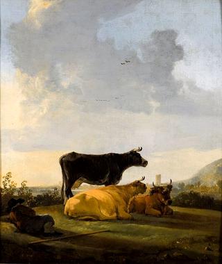 有三头牛和一个牛群的风景