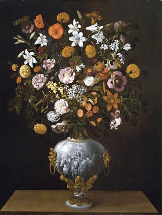 Vase with a Quadriga seem from the Front