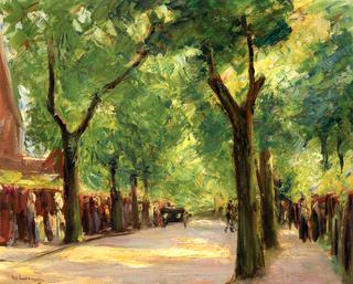 Die Grosse Seestrasse in Wannsee mit Spaziergängern
