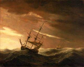 英国海上的船在大风中倾斜