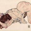 跪着的女孩，双肘支撑